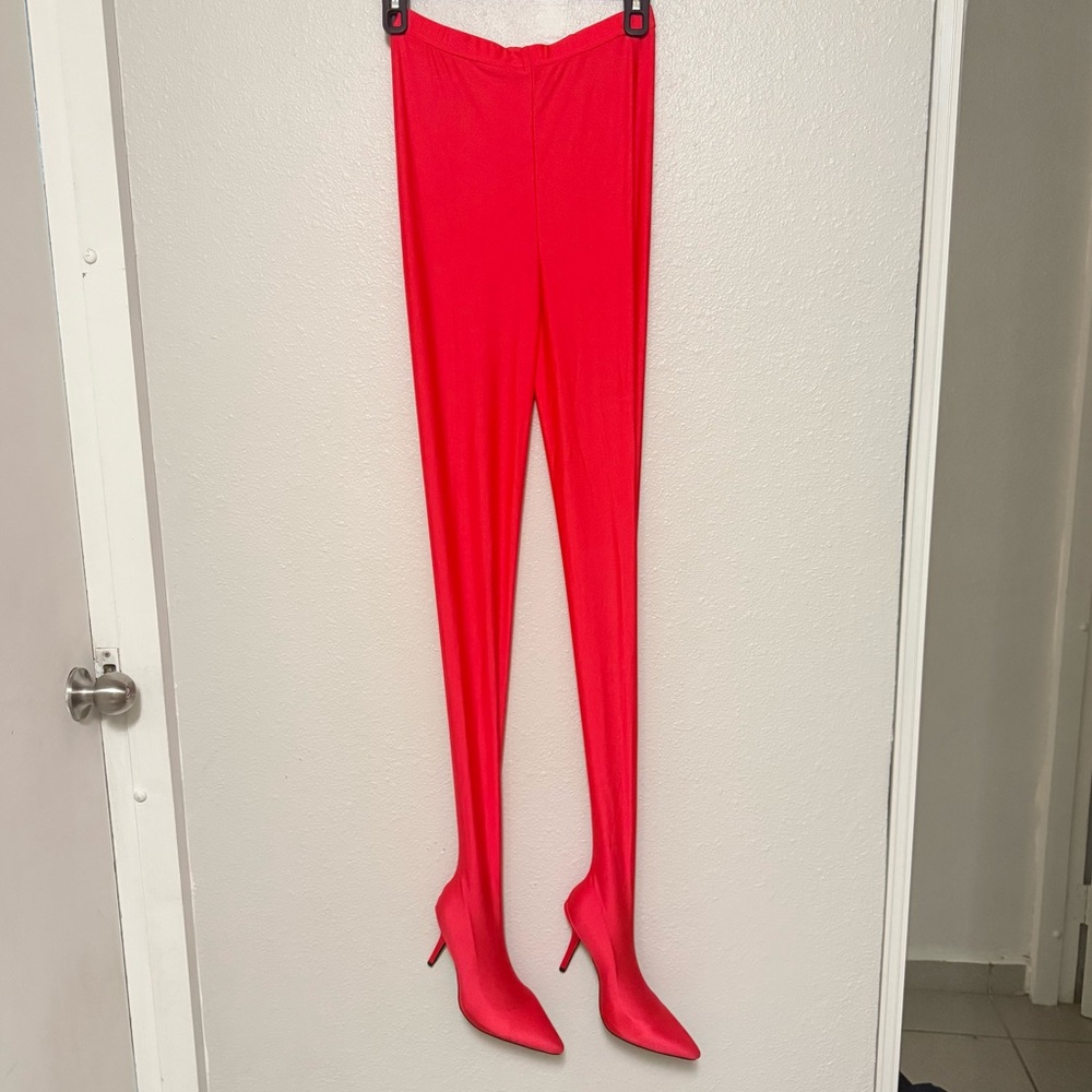 Legging heels
